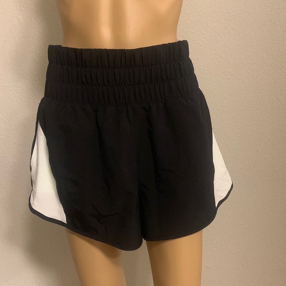 Avia Running Shorts, size L (12-14) Black/Flourescent Green - Picture 1 of 10